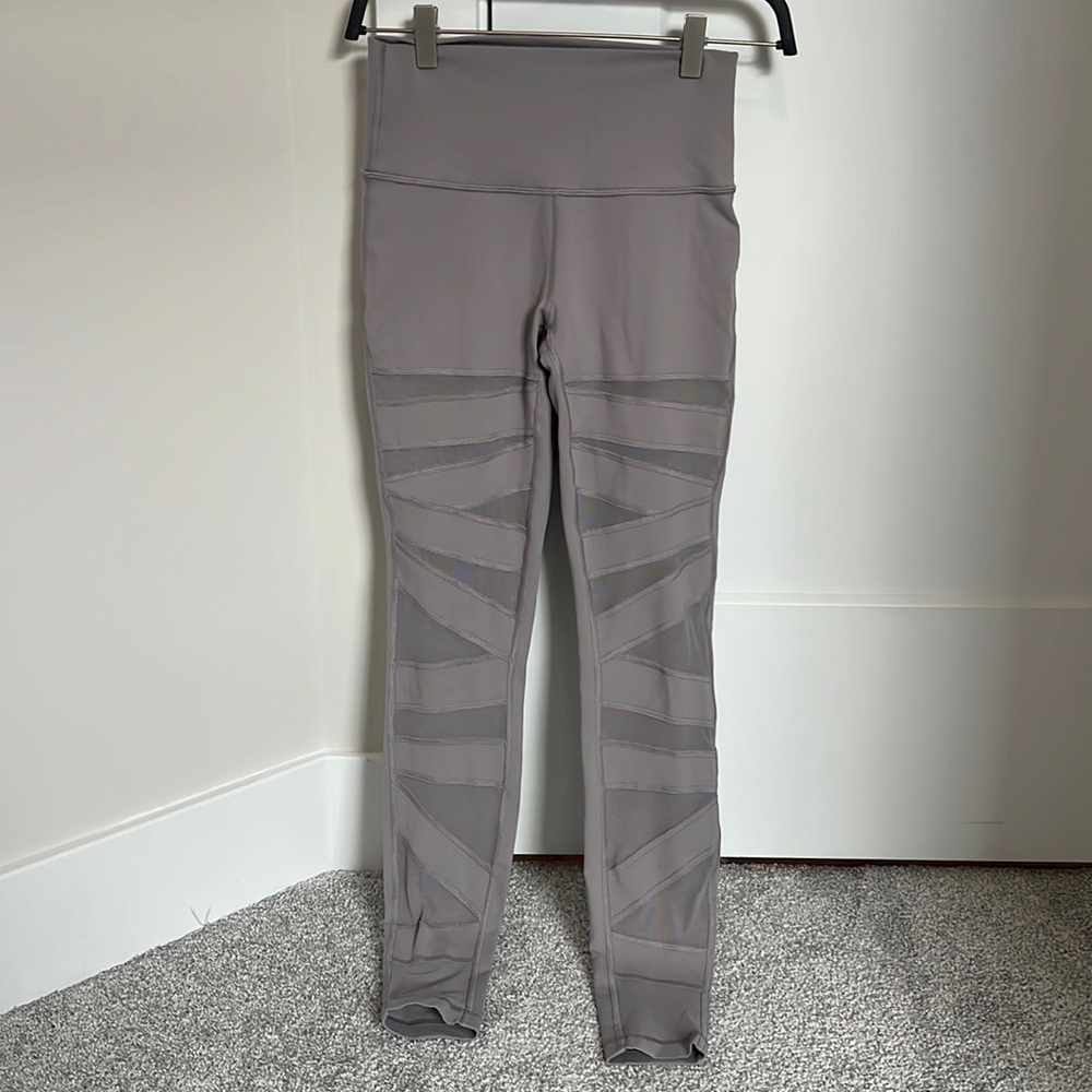 Wunder Under High Rise Legging - Picture 2 of 5